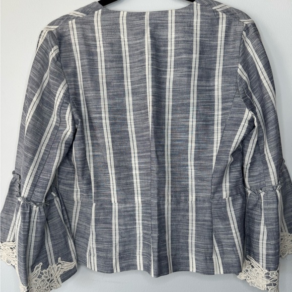 ZARA Basic Striped Bell Sleeve Jacket โ Size M - Picture 11 of 16